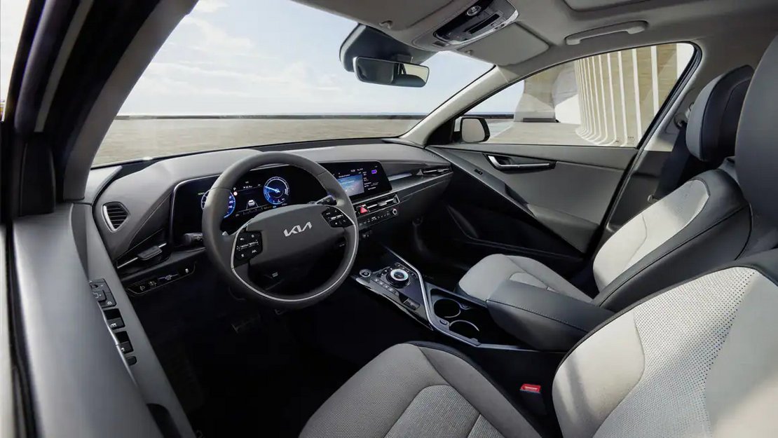 01-kia-niro-ev-my23-interior-generous-in-every-way