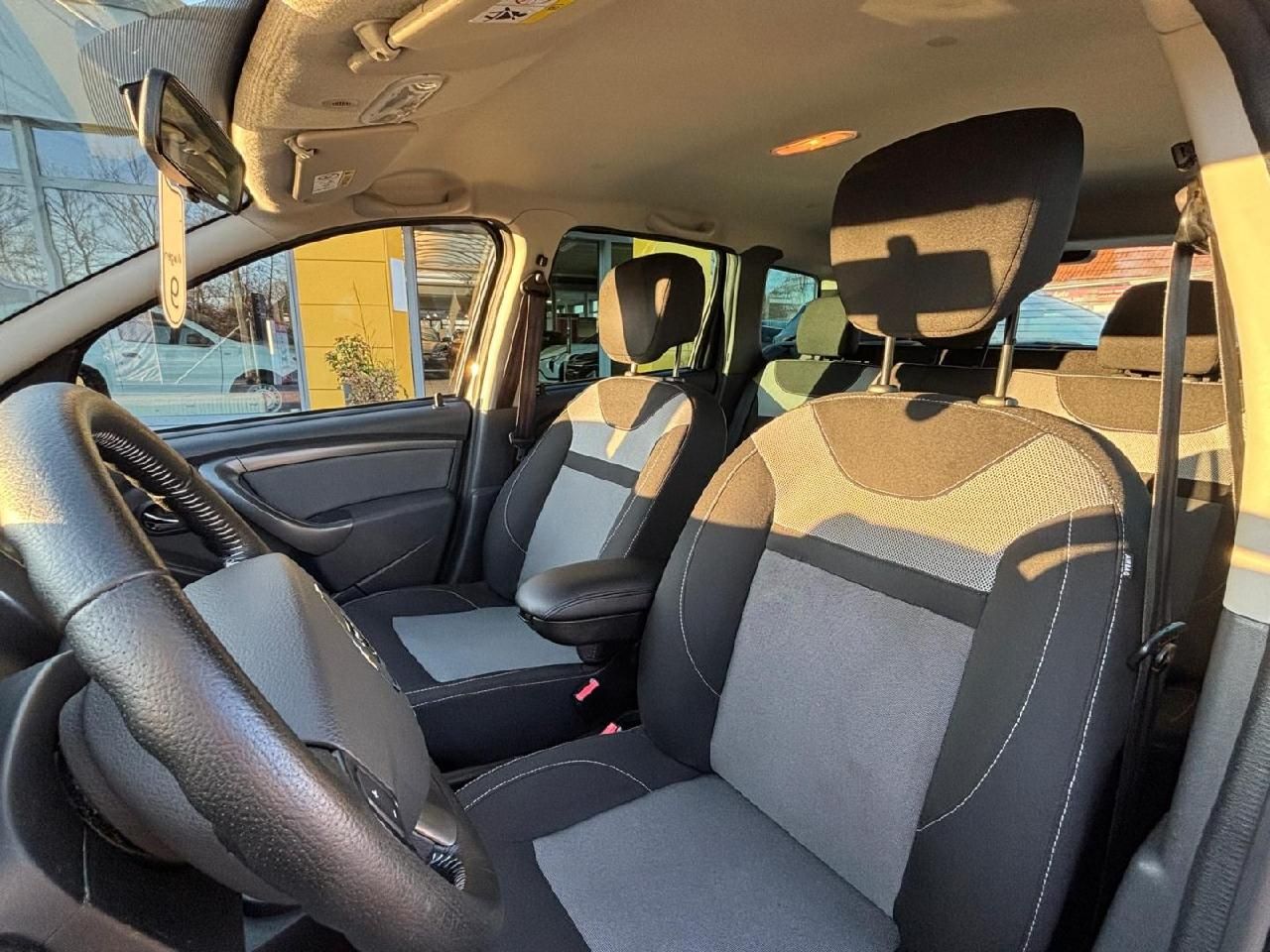 Detailbild 10 Duster I Laureate 4x2 SHZ*Navi