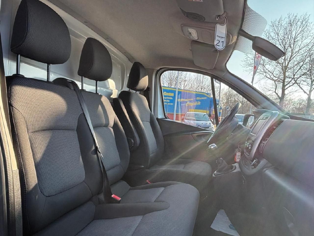 Detailbild 12 Trafic dCi 145 Kasten L2H1 3,0t SHZ*Navi*Klima